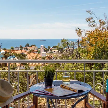Bunny Island- Seaview House, Private Garden , Lagonisi, Attika Riviera *